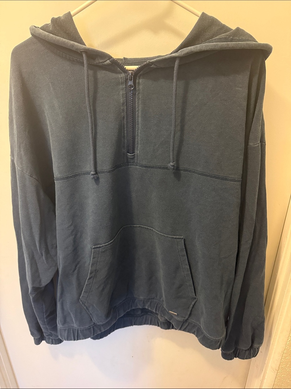 Eddie Bauer Navy Crewneck Pullover